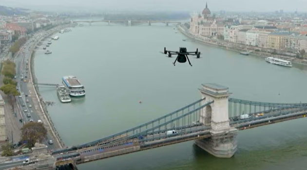 Budán is tesztelik a repülő drónos házhozszállítást
